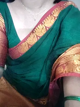 Snapshot of laxmitelugu78 chatting on 09-27-25, 06:46 laxmitelugu78 online show from 09-27-25, 06:46