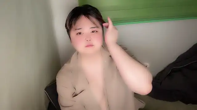 Snapshot of whhbbny chatting on 03-05-26, 03:41 whhbbny online show from 03-05-26, 03:41