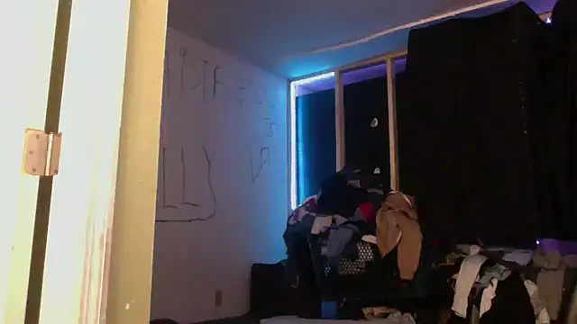 Snapshot of sexyhotstud12 chatting on 02-22-25, 12:40 sexyhotstud12 online show from 02-22-25, 12:40