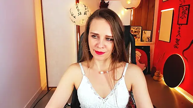 EmiliaBedy online show from 04-15-26, 05:14