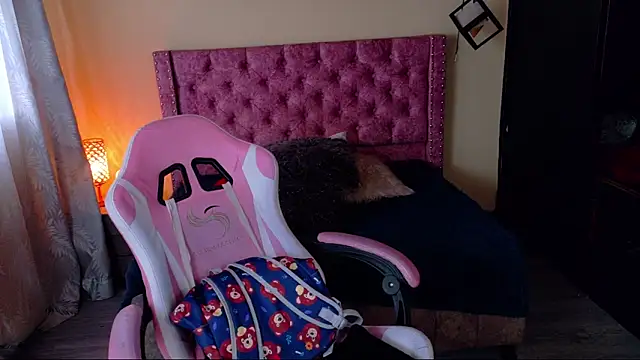 Snapshot of Sofii_cutee chatting on 12-19-25, 12:23 Sofii cutee online show from 12-19-25, 12:23