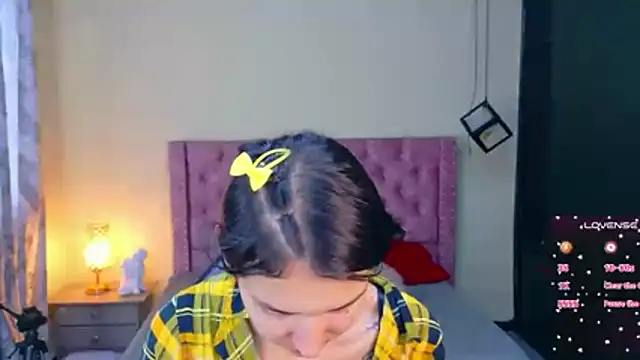 Snapshot of Sofii_cutee chatting on 02-12-26, 01:06 Sofii cutee online show from 02-12-26, 01:06