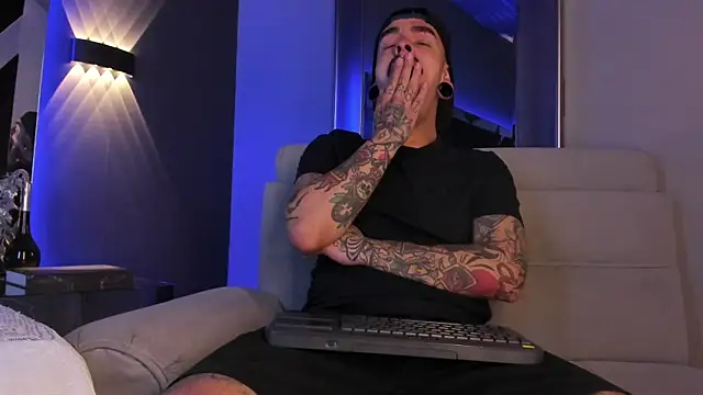 kaletattoo online show from 09-21-25, 03:13