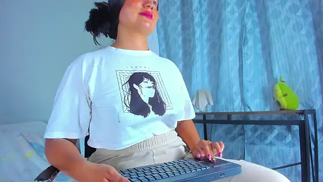 evaa greey online show from 11-08-25, 08:07