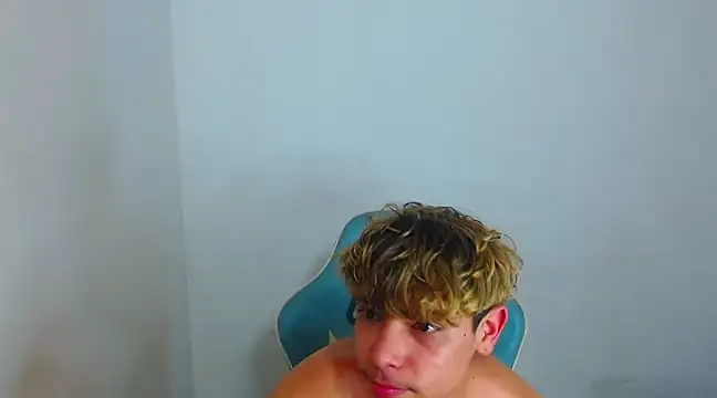 Snapshot of _SpicyBoy chatting on 02-11-25, 01:20  SpicyBoy online show from 02-11-25, 01:20