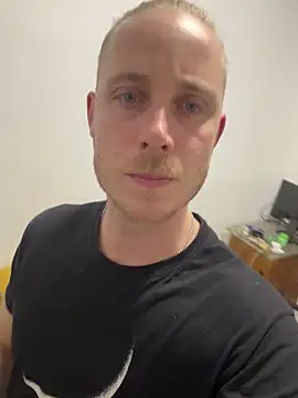 Snapshot of vikingodorado chatting on 01-25-25, 11:22 vikingodorado online show from 01-25-25, 11:22