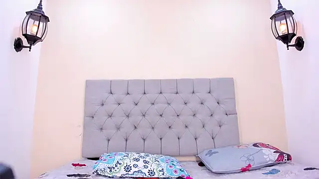 Dakkota Fox online show from 10-18-25, 01:19