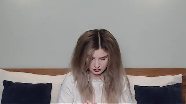 Snapshot of Chloe_Addison chatting on 02-16-25, 06:10 Chloe Addison online show from 02-16-25, 06:10