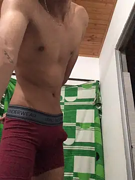 Alvarozzxv online show from 02-04-25, 05:21