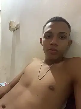 Alvarozzxv online show from 11-21-25, 06:56