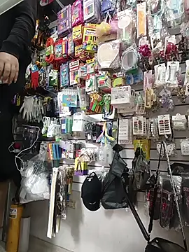 Vale Saenzz online show from 10-15-25, 05:13