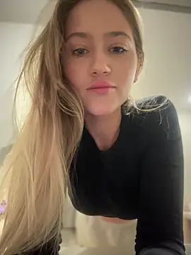 Snapshot of ur_wet_dreams chatting on 02-07-25, 09:26 ur wet dreams online show from 02-07-25, 09:26