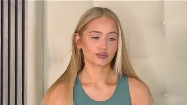 Snapshot of ur_wet_dreams chatting on 03-17-25, 07:35 ur wet dreams online show from 03-17-25, 07:35