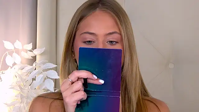 Snapshot of ur_wet_dreams chatting on 10-23-25, 12:48 ur wet dreams online show from 10-23-25, 12:48