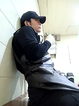 Snapshot of Doh728 chatting on 01-24-25, 01:47 Doh728 online show from 01-24-25, 01:47