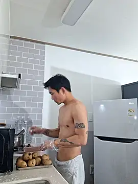 Snapshot of Doh728 chatting on 02-22-25, 07:23 Doh728 online show from 02-22-25, 07:23