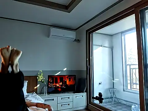 Snapshot of Doh728 chatting on 02-24-25, 07:33 Doh728 online show from 02-24-25, 07:33