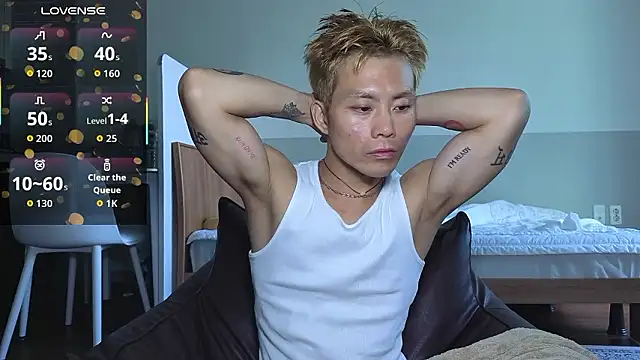 Snapshot of Doh728 chatting on 09-16-25, 01:06 Doh728 online show from 09-16-25, 01:06