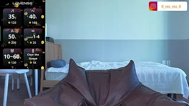 Snapshot of Doh728 chatting on 09-21-25, 10:44 Doh728 online show from 09-21-25, 10:44