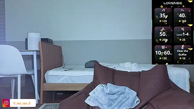 Snapshot of Doh728 chatting on 09-26-25, 12:09 Doh728 online show from 09-26-25, 12:09