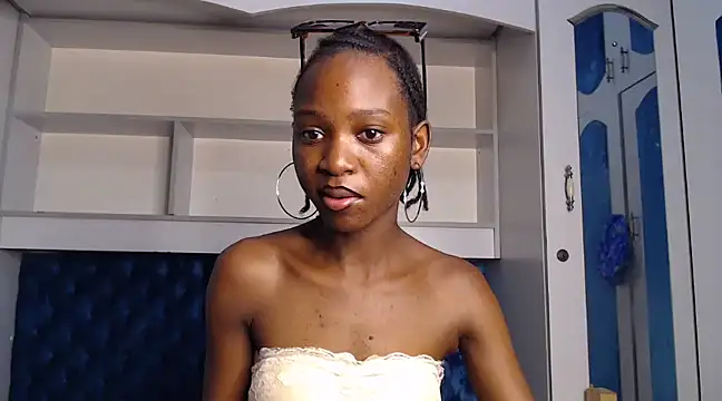 YoungDiva69 online show from 03-05-25, 06:23