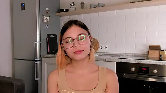 DarelleFare online show from 01-27-25, 02:02