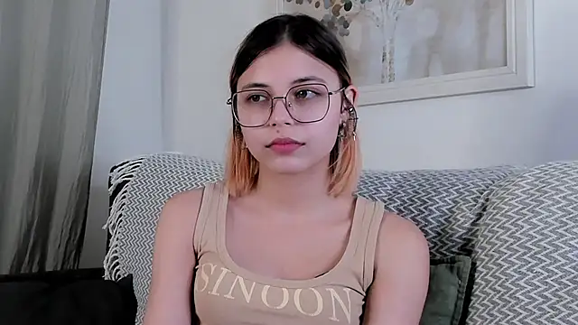 DarelleFare online show from 01-27-25, 05:04