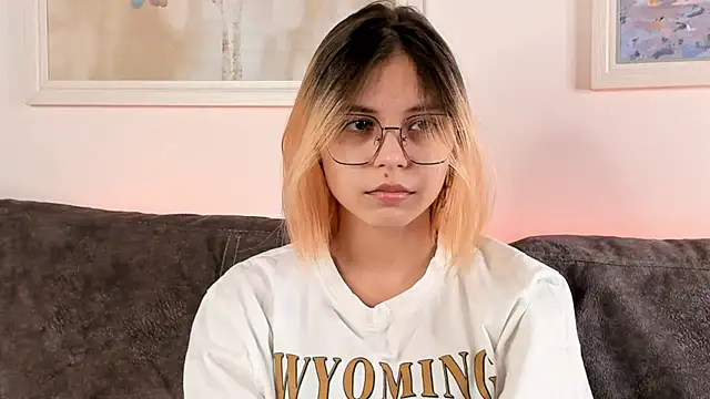 DarelleFare online show from 02-04-25, 11:16