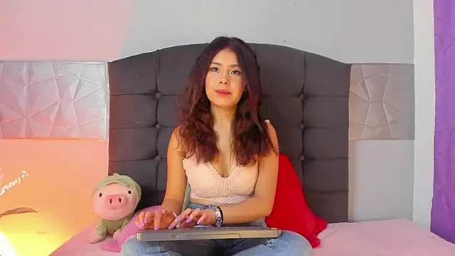 Alice evans lov online show from 02-10-25, 05:14