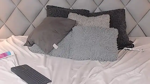 LalyCastro online show from 02-17-25, 01:25