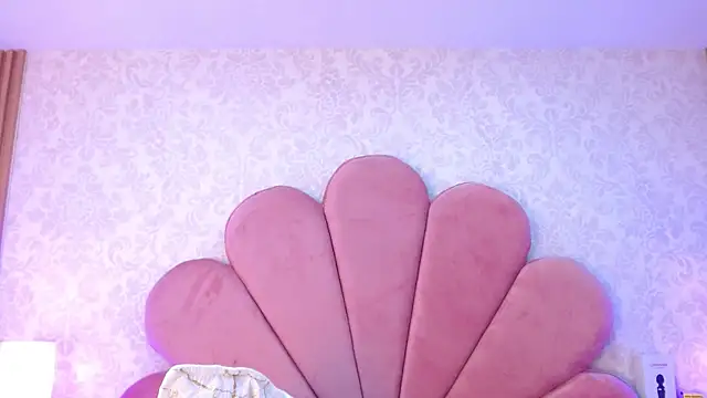 ElhaThomson online show from 11-25-25, 05:29