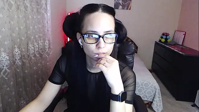 Kriss brunette 5 online show from 02-19-26, 08:21