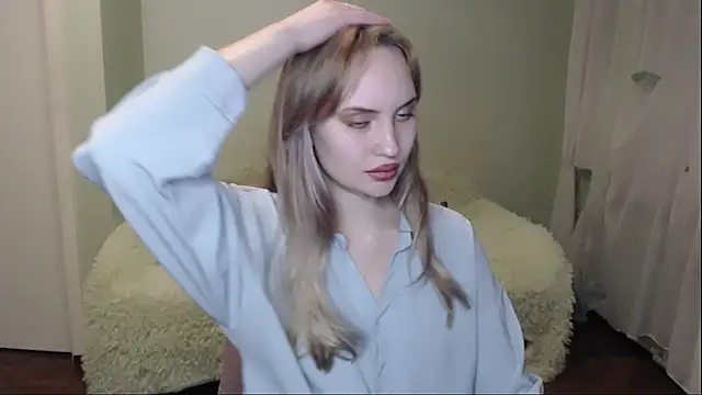 Snapshot of vivian_word chatting on 03-03-25, 05:18 vivian word online show from 03-03-25, 05:18