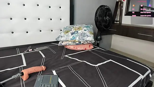 AlexxaSmall online show from 10-04-25, 02:31