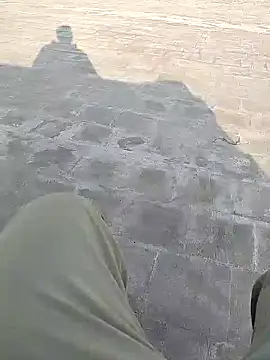 xmanrawan2 online show from 02-05-25, 11:34