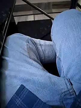 xmanrawan2 online show from 03-04-25, 09:51