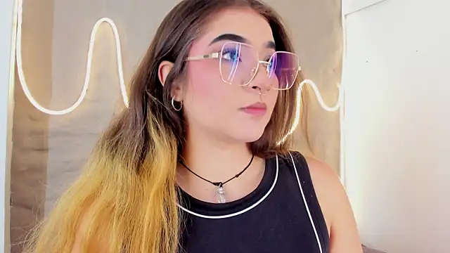 Shanntal  online show from 02-16-26, 07:32