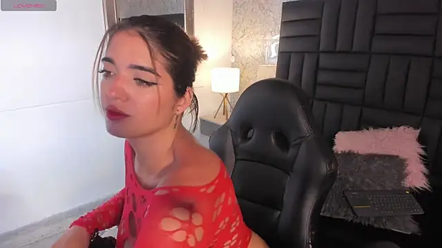 Hanna Vasquez online show from 02-18-25, 09:09