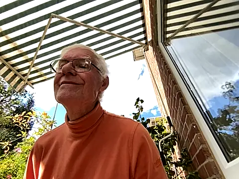 Snapshot of bigears chatting on 09-23-25, 12:52 bigears online show from 09-23-25, 12:52