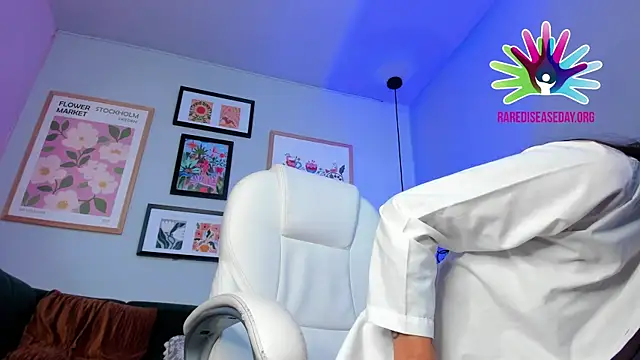 Snapshot of nina__dixon chatting on 02-28-25, 11:23 nina dixon online show from 02-28-25, 11:23