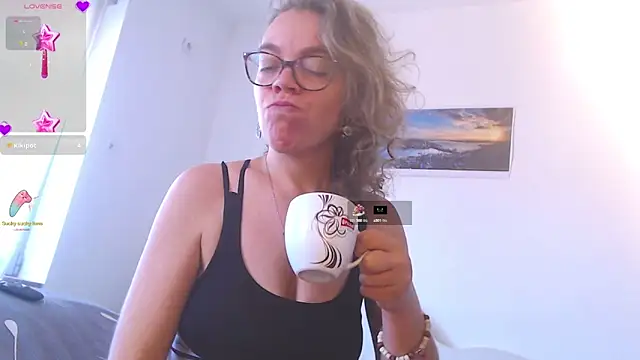 Ju-Hot online show from 09-17-25, 02:08