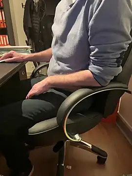 vincent1522 online show from 02-11-25, 07:27