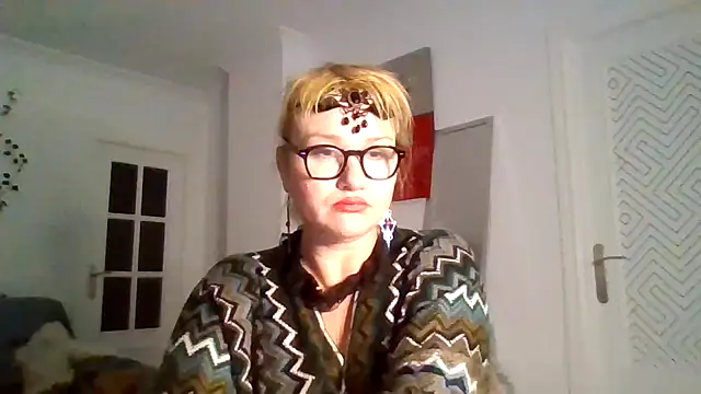 Luzia-Sal online show from 03-12-25, 06:33