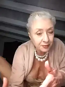 Snapshot of divinaerotica chatting on 02-07-25, 05:29 divinaerotica online show from 02-07-25, 05:29