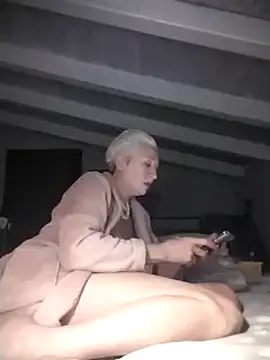 Snapshot of divinaerotica chatting on 03-20-25, 06:09 divinaerotica online show from 03-20-25, 06:09