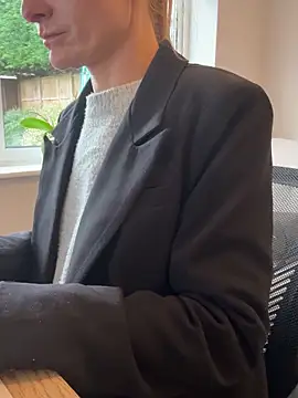 Phoebe Lily online show from 11-04-25, 02:27