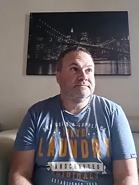 Snapshot of Pourleplasirs chatting on 11-17-25, 02:01 Pourleplasirs online show from 11-17-25, 02:01