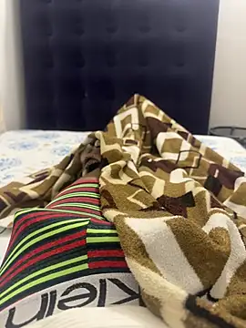 jhonnes  online show from 03-13-25, 04:05