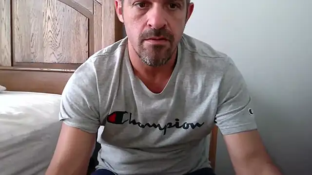 Troyt87 online show from 10-21-25, 03:13