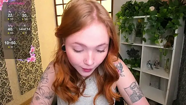 Snapshot of Maya_Light chatting on 02-15-25, 01:42 Maya Light online show from 02-15-25, 01:42